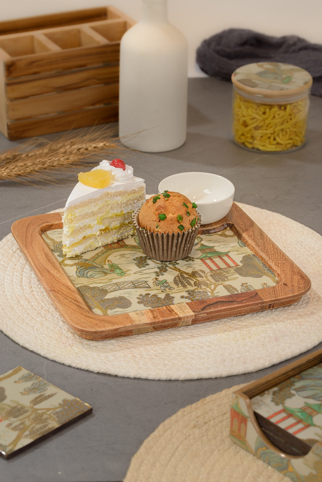 Chinoiserie - Chip & dip wooden platter